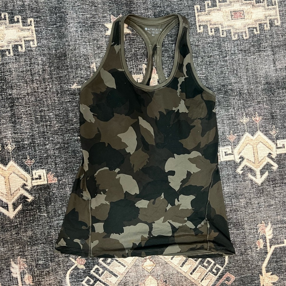 Athleta XS camo workout tank